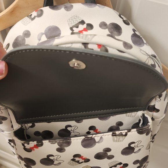 Minnie mouse disney backpack cupcake